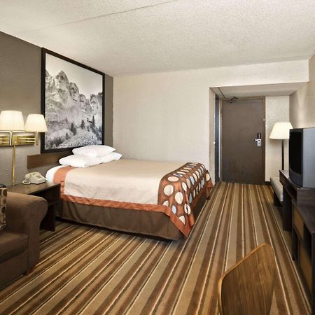 Hotel Super 8 By Wyndham Redfield Esterno foto