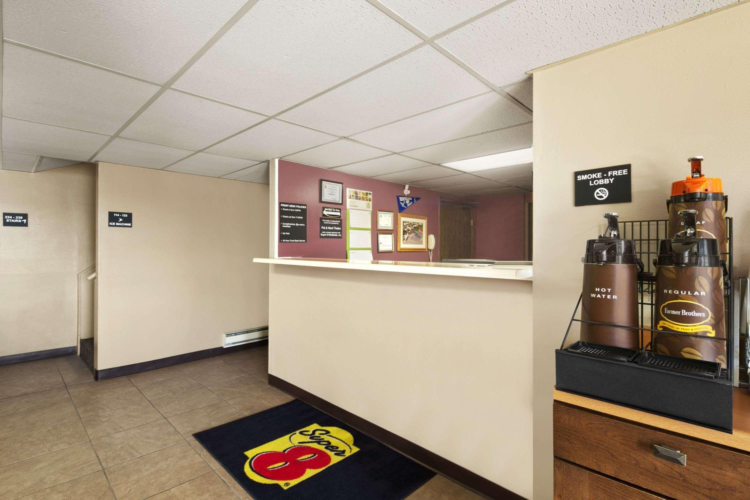 Hotel Super 8 By Wyndham Redfield Esterno foto