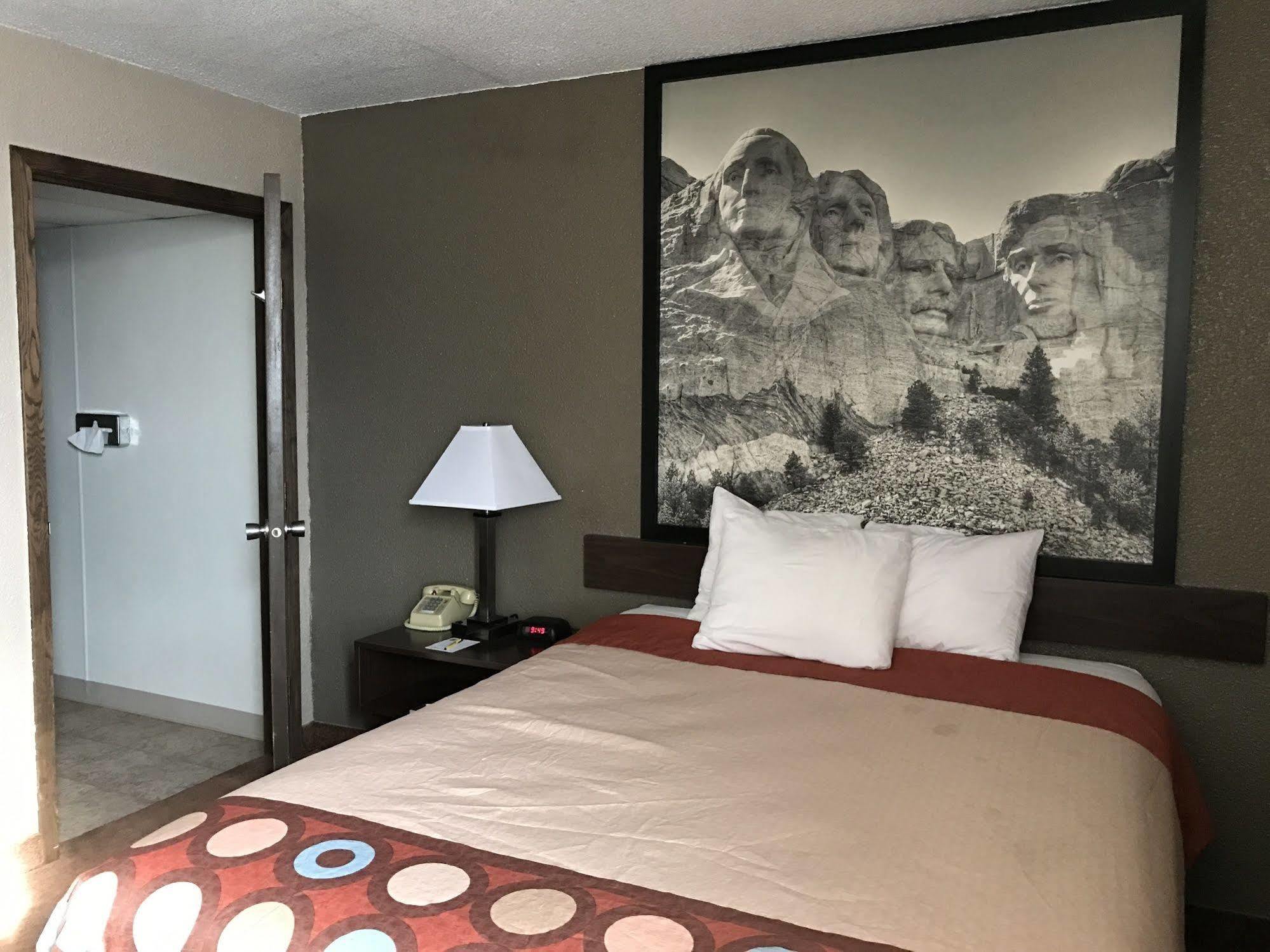 Hotel Super 8 By Wyndham Redfield Esterno foto