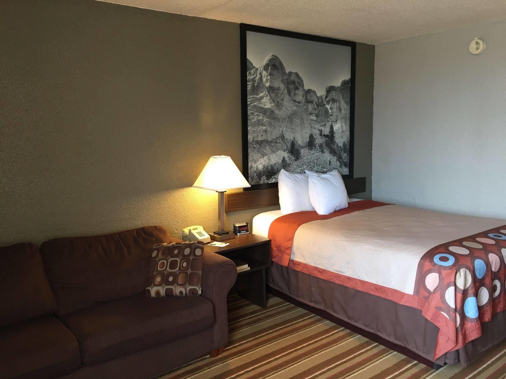 Hotel Super 8 By Wyndham Redfield Esterno foto