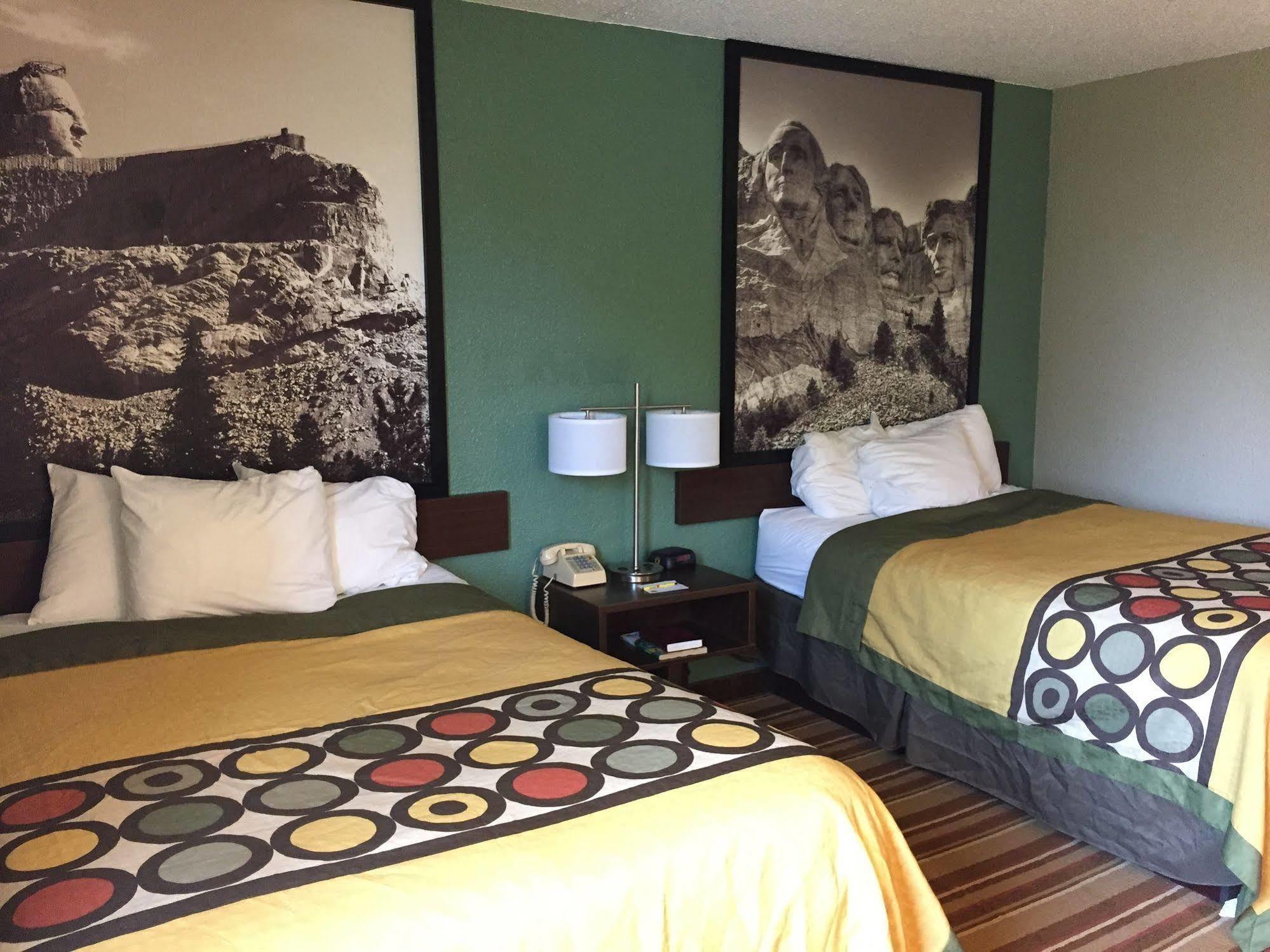 Hotel Super 8 By Wyndham Redfield Esterno foto
