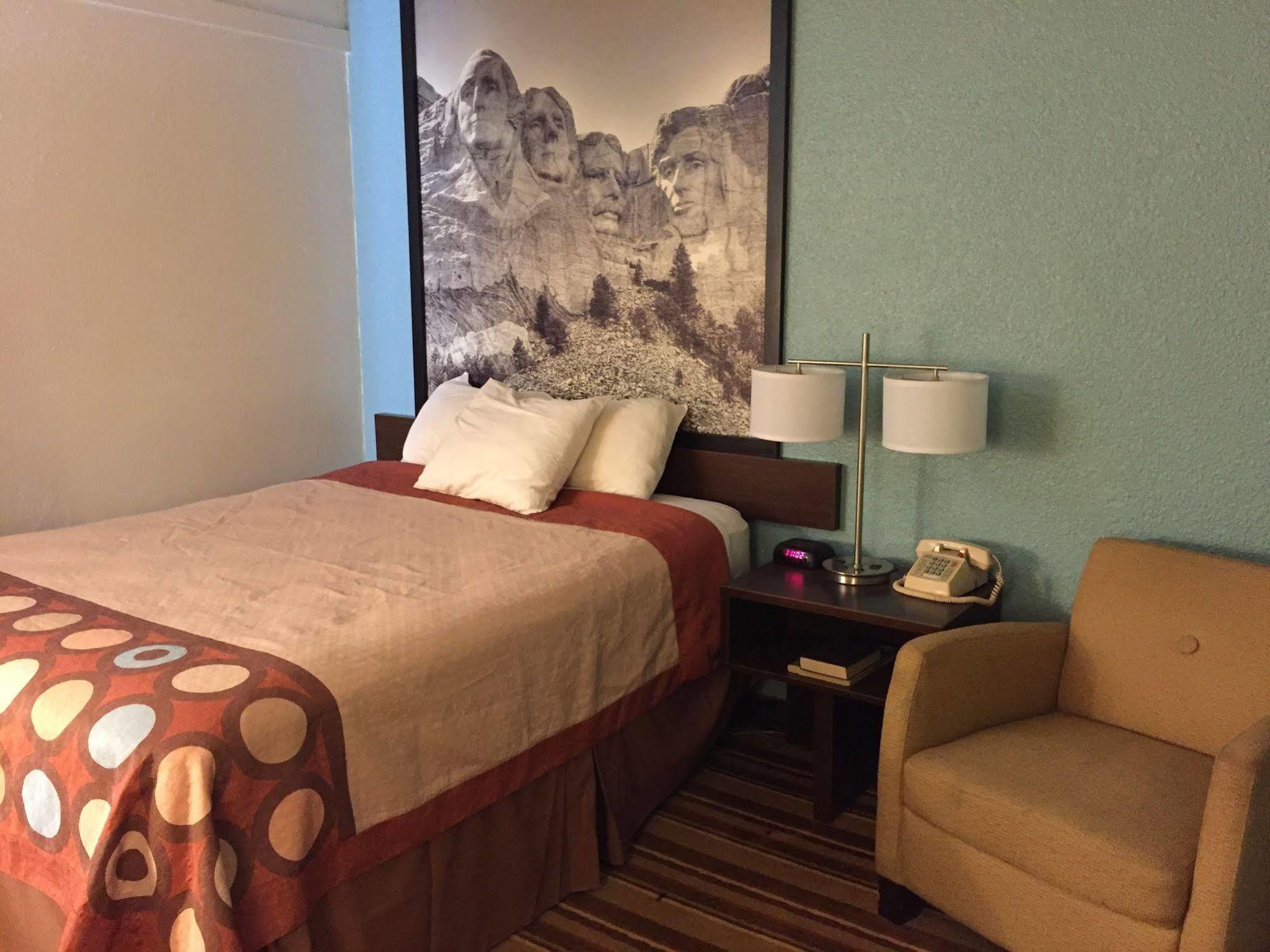 Hotel Super 8 By Wyndham Redfield Esterno foto